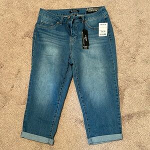 Women’s denim capris